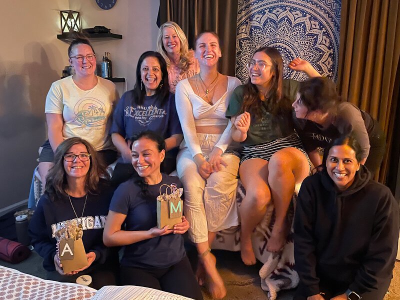 Retina in massage studio with happy clients